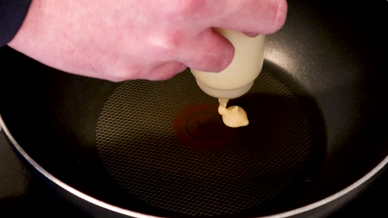 Making pancake butterfly shape outline for breakfast