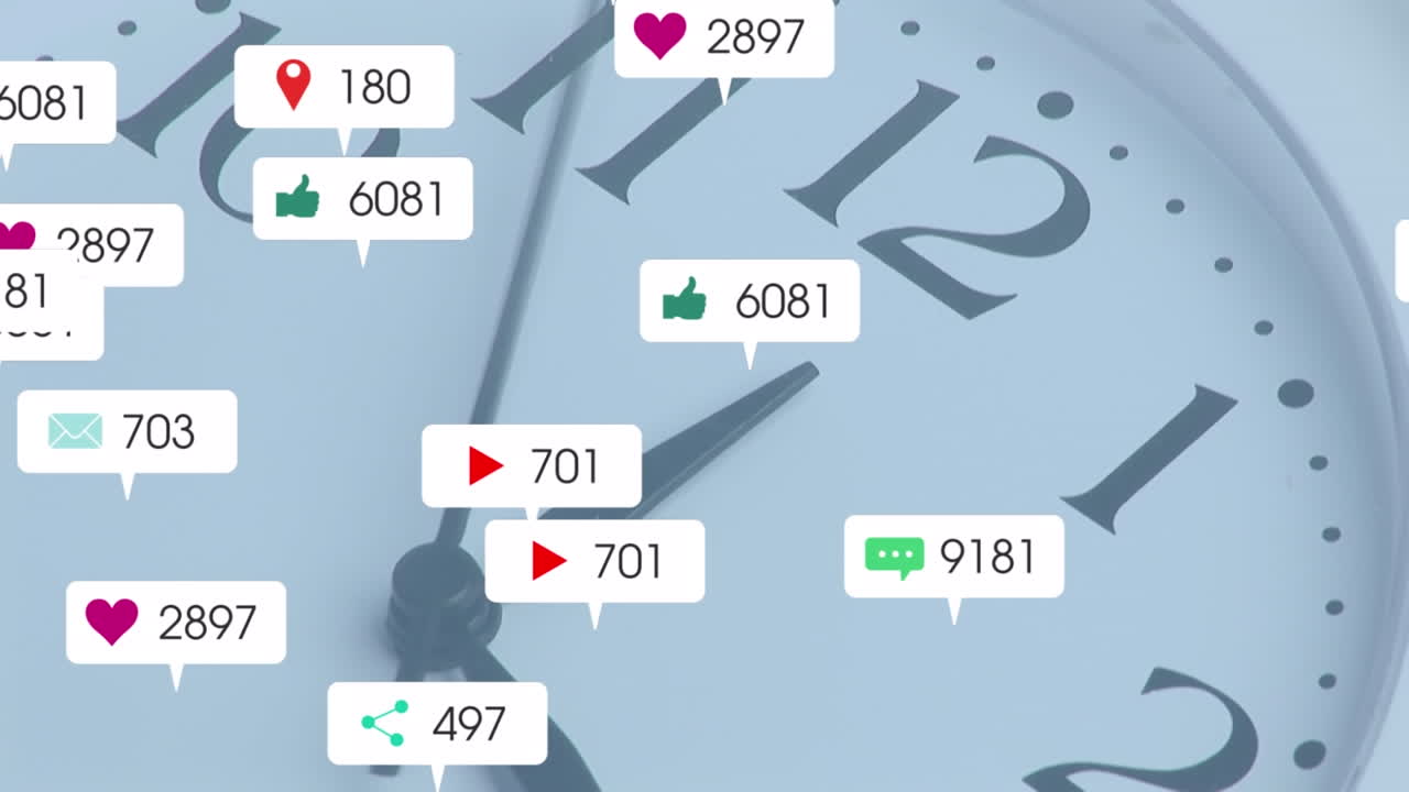 소셜 미디어 데이터 처리의 애니메이션 시계 틱링