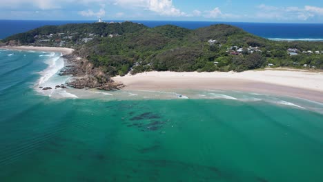 Paisaje-Idílico-De-La-Playa-De-Clarkes-En-Nueva-Gales-Del-Sur,-Australia---Toma-Aérea