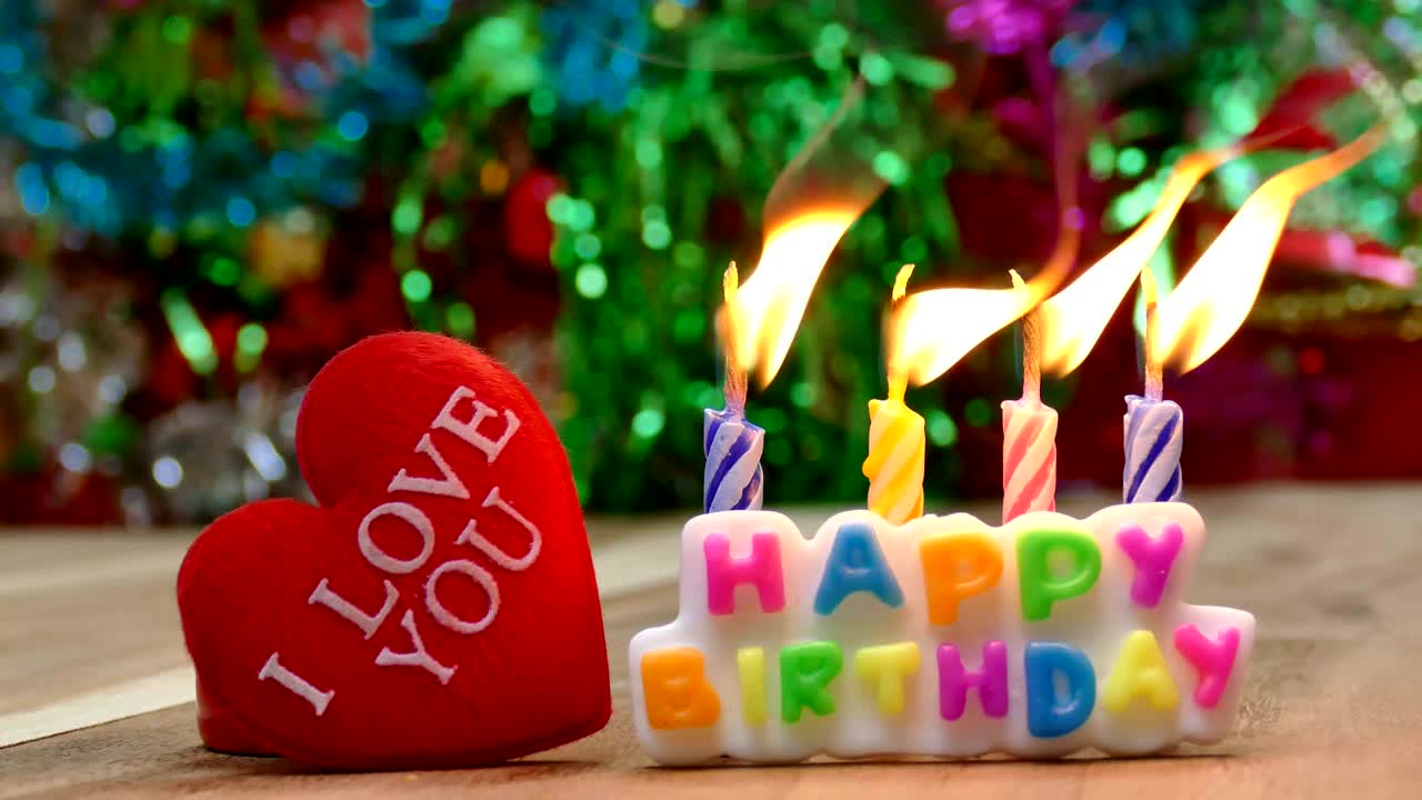 romántico cumpleaños a la luz de las velas