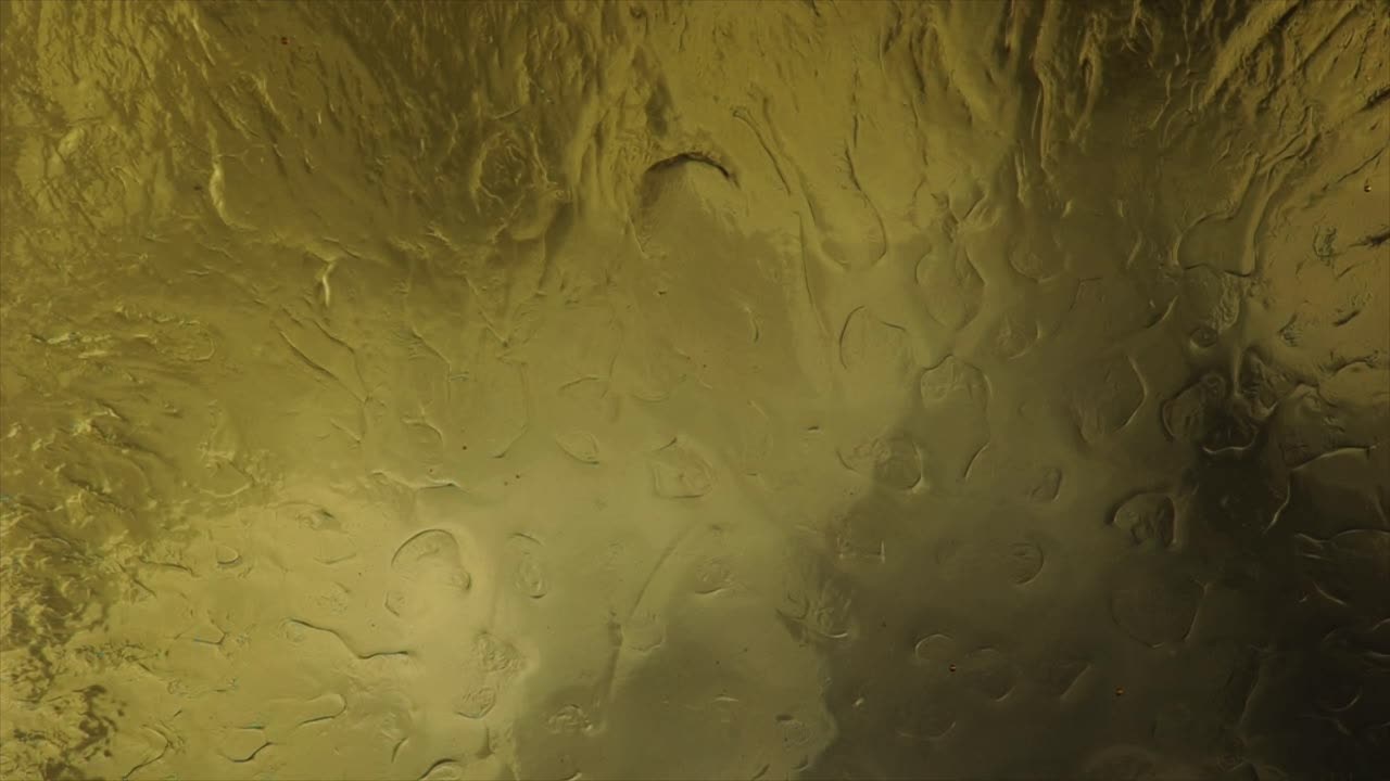 midas는 자신의 금 저장고를 녹일 때 통 표면을 응시하는 것을 좋아했습니다. 자세한 내용은 따옴표를 사용하여 "abstractvideoclip"을 검색하십시오.