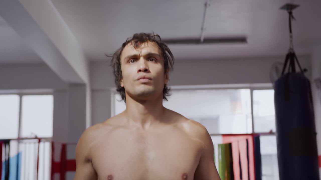 권투 체육관 에서 운동 하는 백인 남자