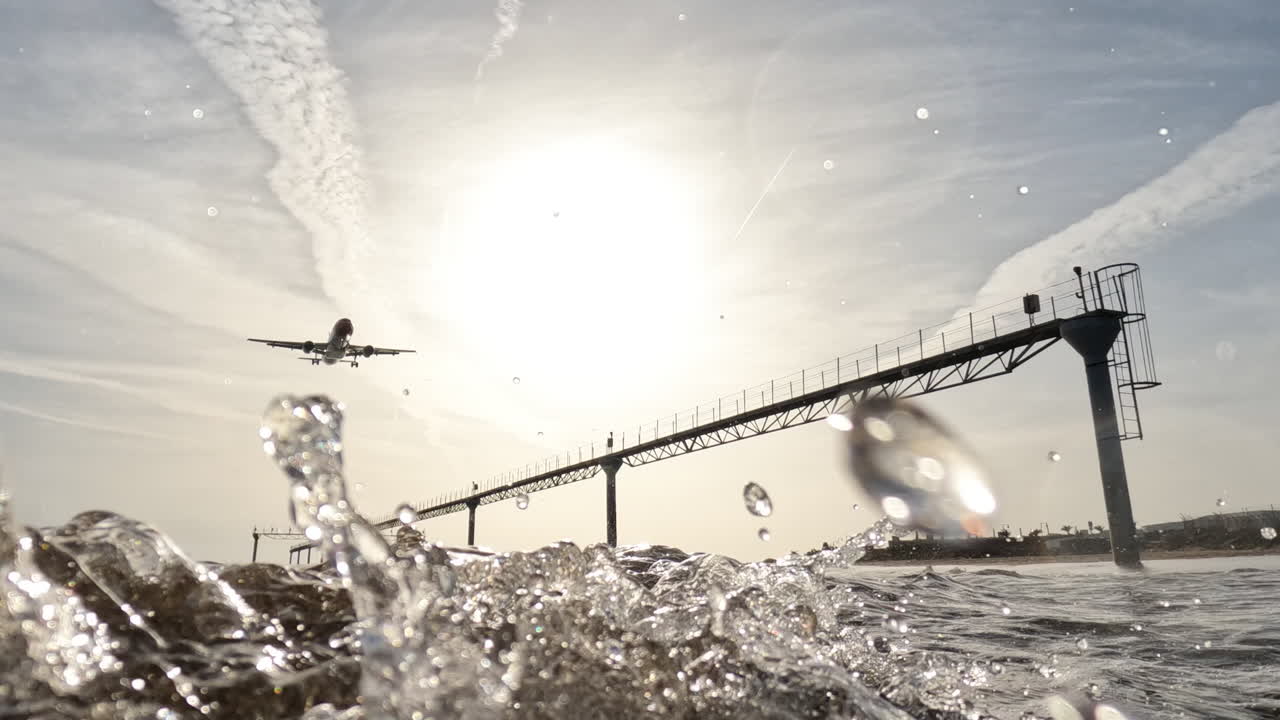 비행기가 착륙하고 있습니다.