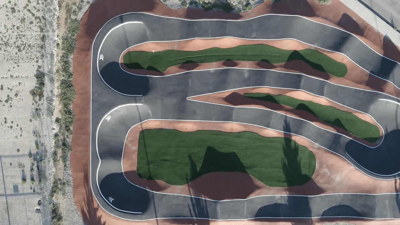 vista cenital aérea de un pumptrack