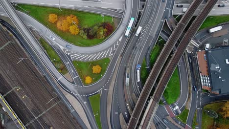 Traffic-At-European-Route-20-And-6-Intersection-Near-Olskroken-In-Gothenburg,-Sweden