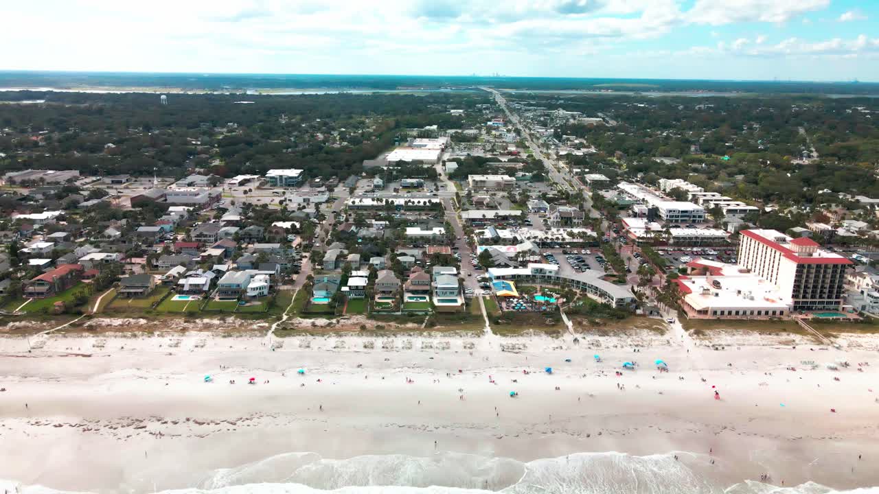 Trung Tâm Thị Trấn Beaches tại Bãi Biển Neptune với Đường Chân Trời Trung Tâm Thành Phố Jacksonville ở Phía Xa 2025