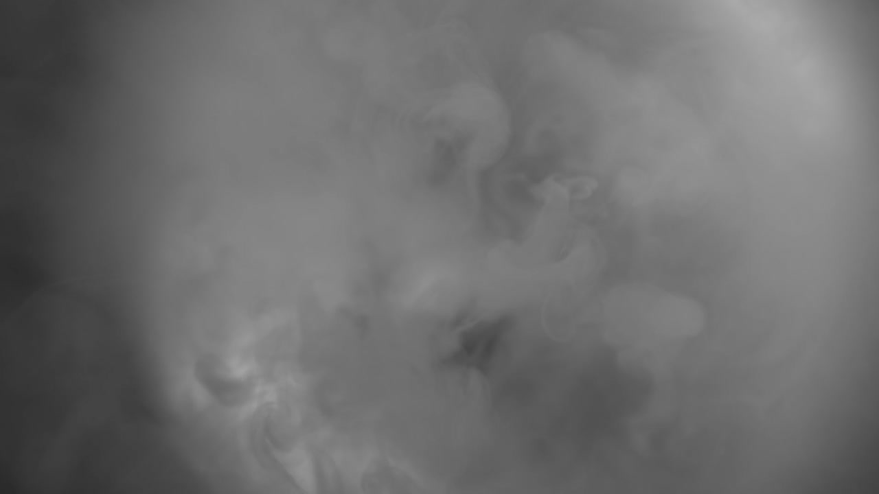 물에 빠진 드라이아이스로 인해 발생하는 연기는 몽환적이고 극적이며 서사적이고 수상한 분위기를 연출합니다.