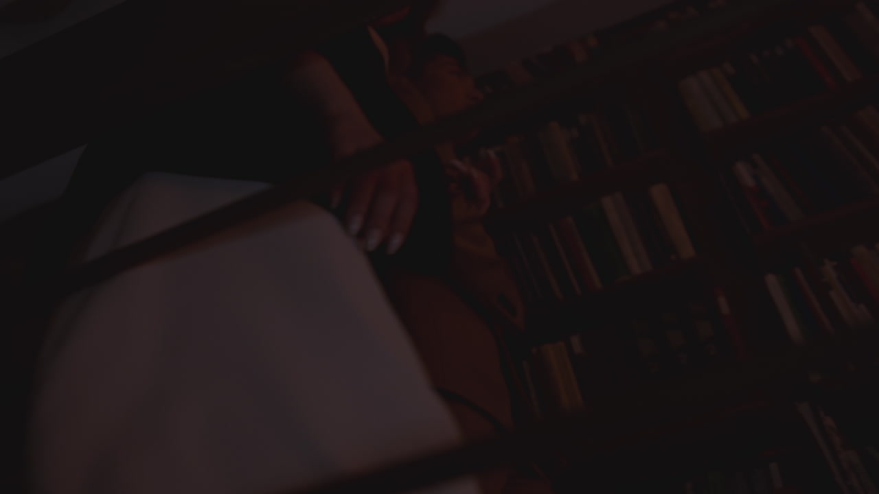 personas en una biblioteca