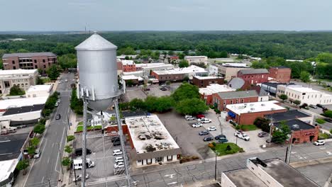 torre de agua rockingham nc, el horizonte, pequeña ciudad de ee.uu.
