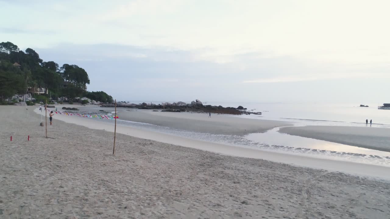 사람 들 과 함께 있는 아름다운 해변 장면