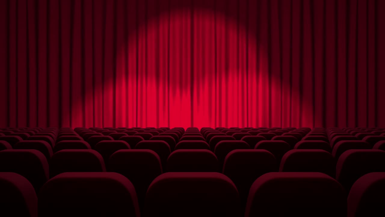 Poltrone rosse del cinema e sipari che si aprono su uno schermo che mostra un uomo in una strada cittadina