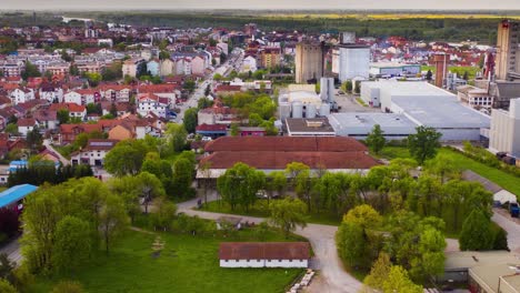 Hiperlapso-De-Elevación-En-El-Distrito-De-Brcko-En-Bosnia-Y-Herzegovinia-En-La-Zona-Industrial