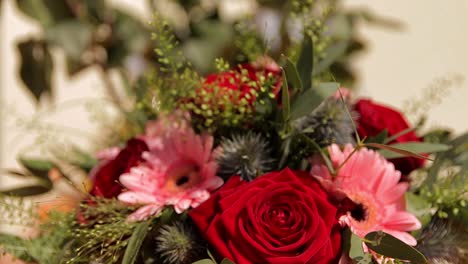 beautiful-bouquet-in-a-vase-given-for-the-wedding