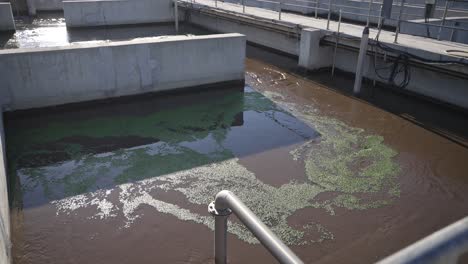 Wasseraufbereitungsanlage.-Reservoir-Zur-Reinigung-Von-Abwasser