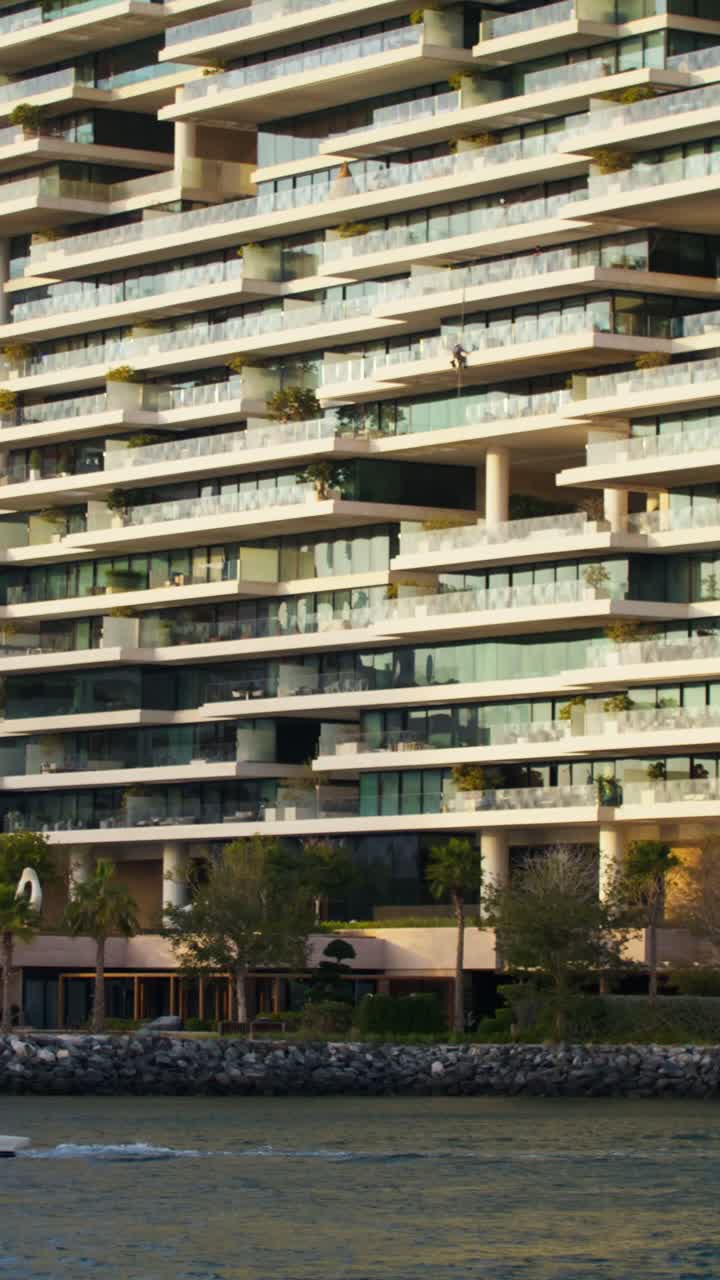 Apartamentos de Luxo à Beira-Mar com Iate