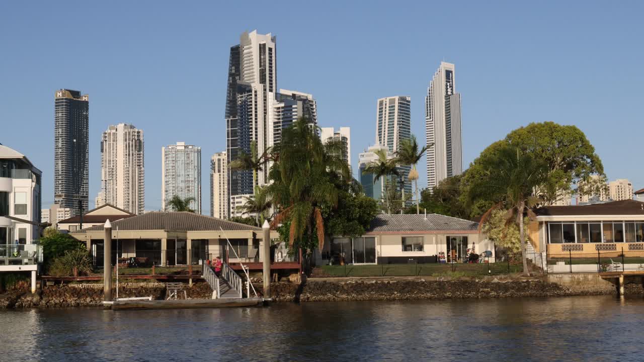 도시 해안과 스카이 라인 개발의 시간 간격