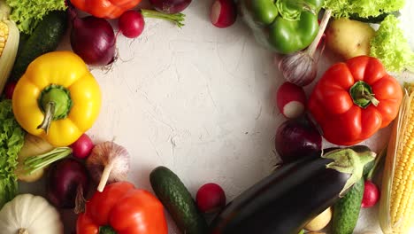 Circle-of-colorful-vegetables-mix