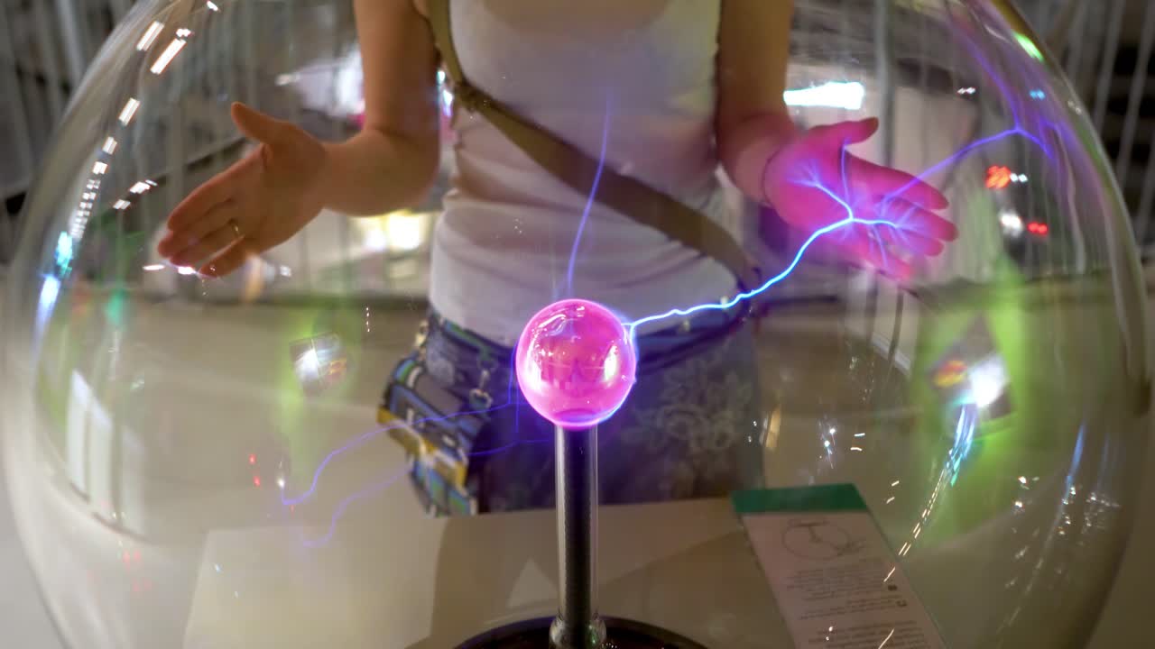 vista de cerca de la bola de plasma