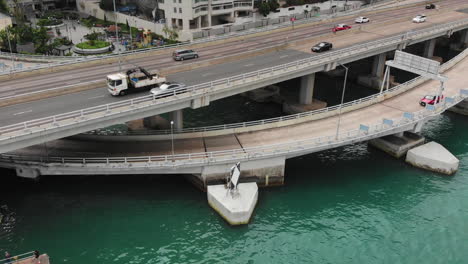 水上高速公路交通的空中影像