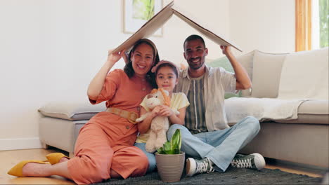 familia, seguros y padres con su hija