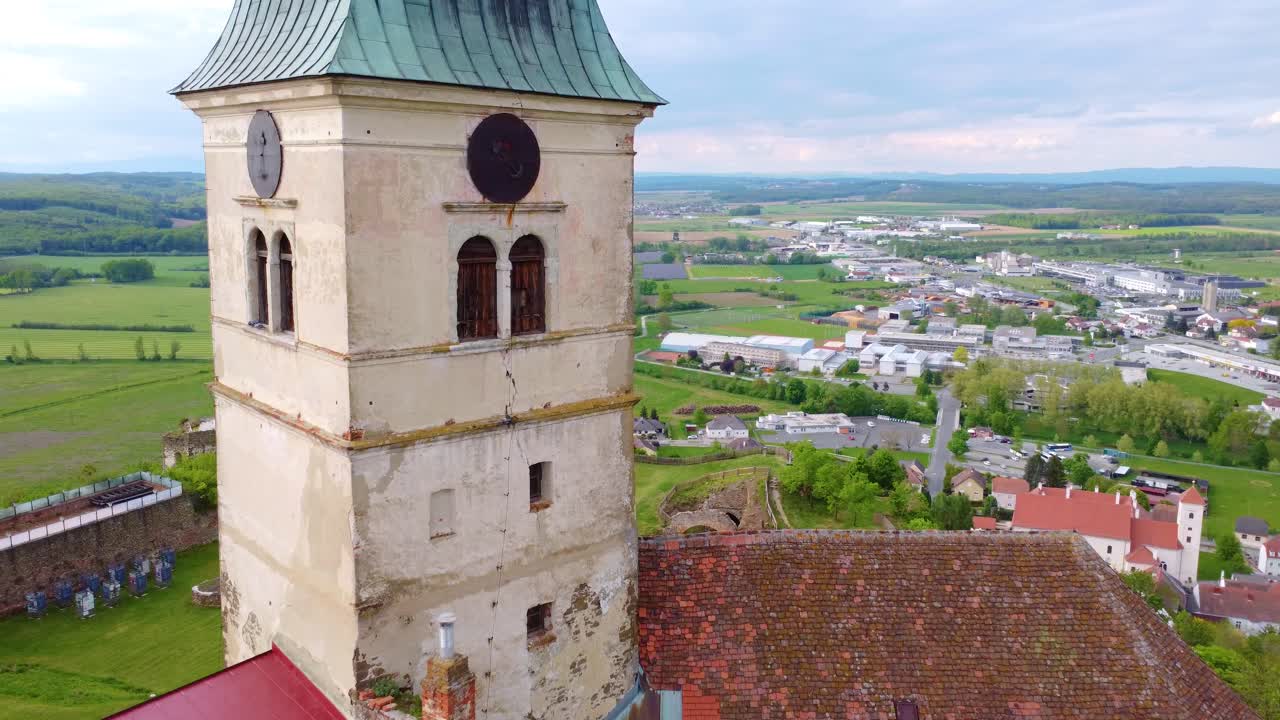 la ciudad de la torre del castillo de güssing, burgenland, austria panorama del paisaje de europa