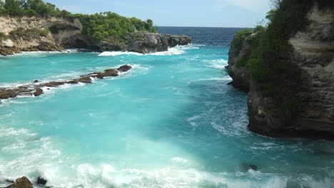 slow-motion wide shot of the blue lagoon, nusa lembongan, indonesia