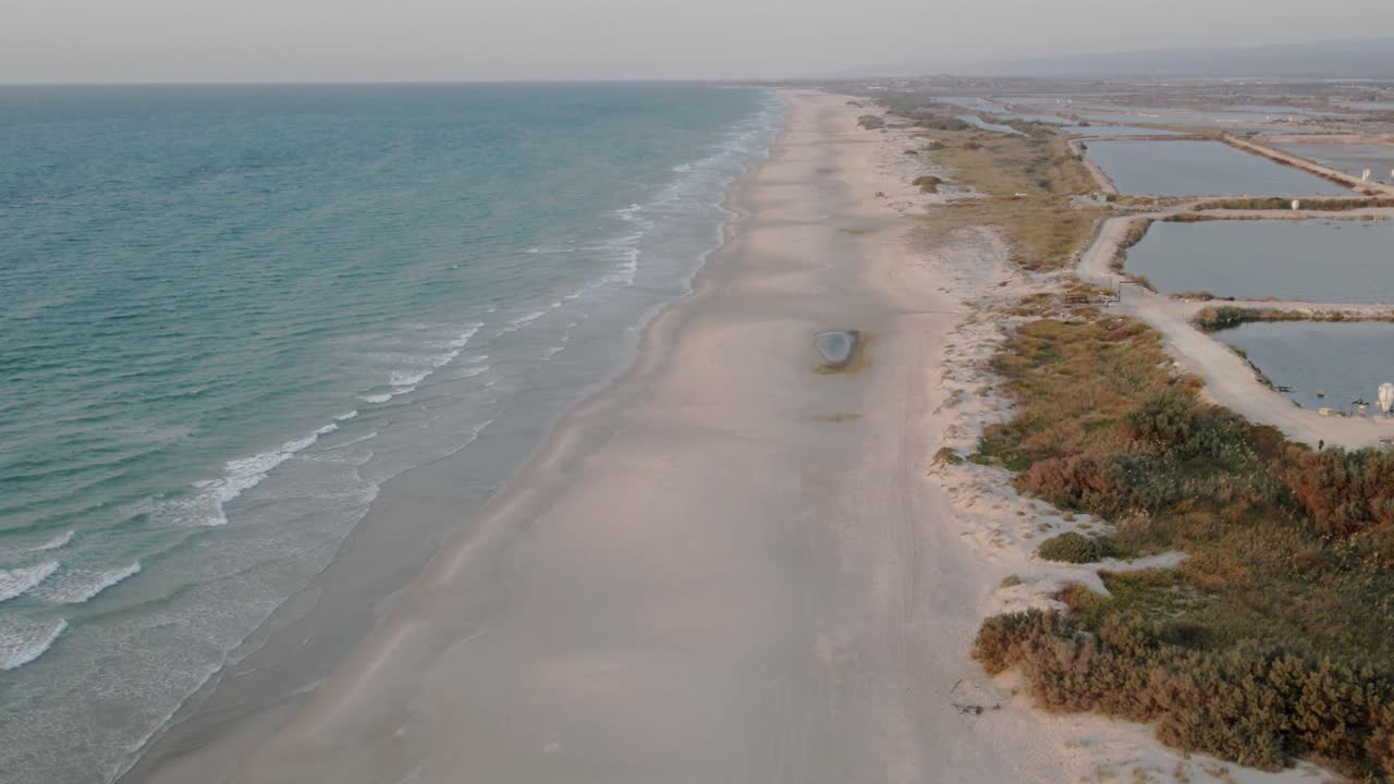 편안한 공중 해변 장면, 여름 휴가 휴가 템플릿 배너의 공중 평면도