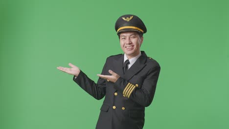 pilot presenting