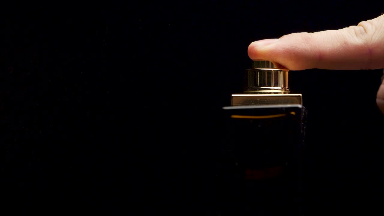 Applicazione di profumo