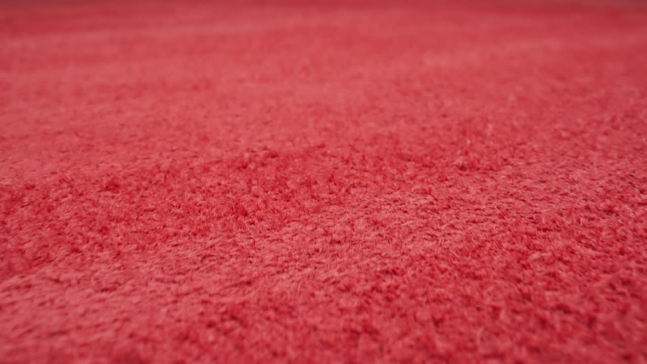 superficie suave de cuero de vaca carmesí como fondo