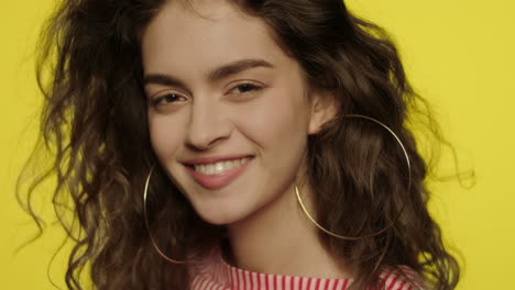 Smiling-woman-in-studio