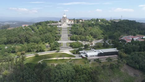 Luftaufnahme-Des-Historischen-Heiligtums-Unserer-Lieben-Frau-Von-Sameiro-In-Braga,-Nordportugal