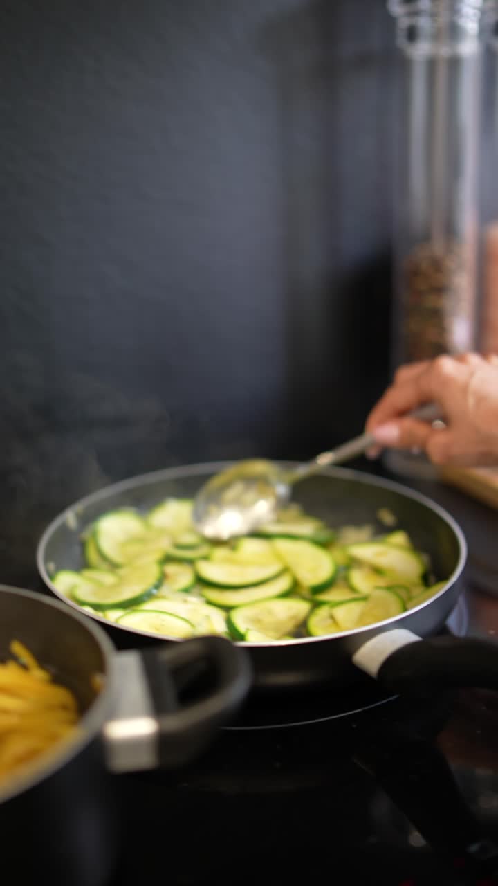 cocinar calabacines con pasta