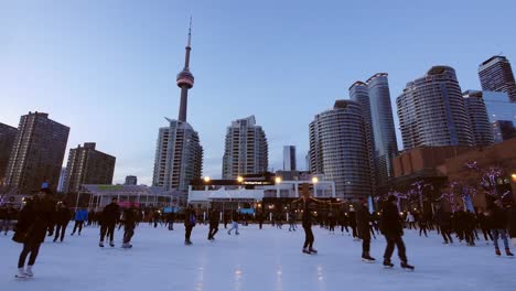 patinaje sobre hielo en el centro de toronto