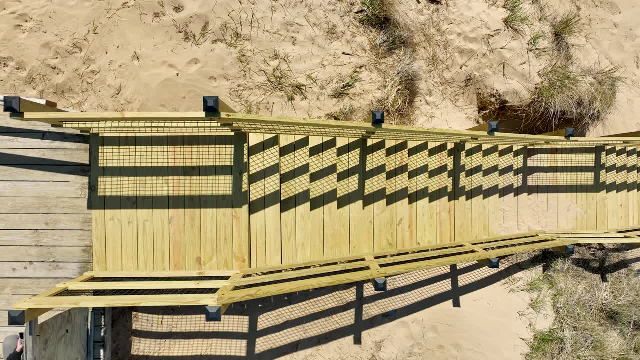 vista directa del acceso avanzado a la playa en el parque kruse