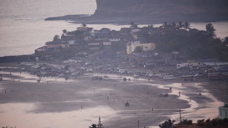 Mercado-De-Pescado-Junto-A-La-Playa-Y-Pueblo-En-La-Zona-Costera-India