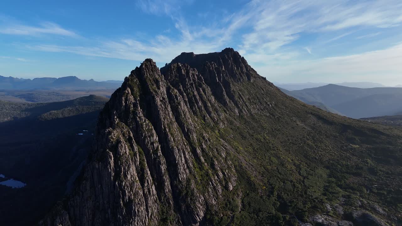 Vista aerea del Cradle Mountain in Tasmania