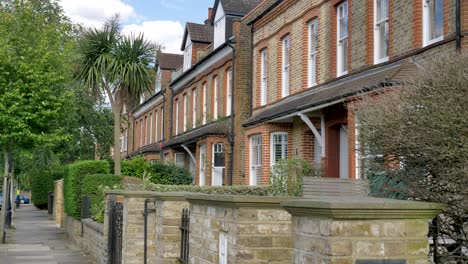 Exterior-De-Casas-De-Londres-Durante-El-Verano.