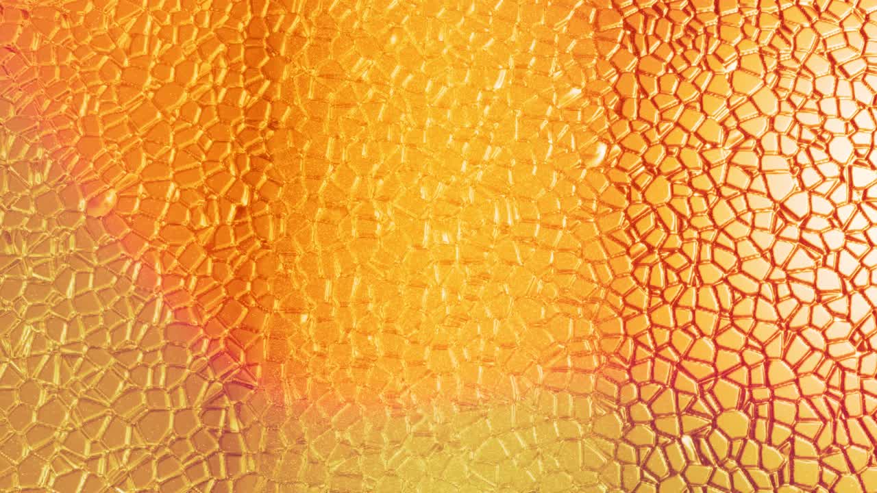 반이는 빛나는 표면에 파란색 반이는 금색 액체 패턴과 함께 은 추상적인 배경 금 포일 또는 반이는 유리 표면과 같은 적적한 노란색 액체 아름다운 창의적인 축제 배경.