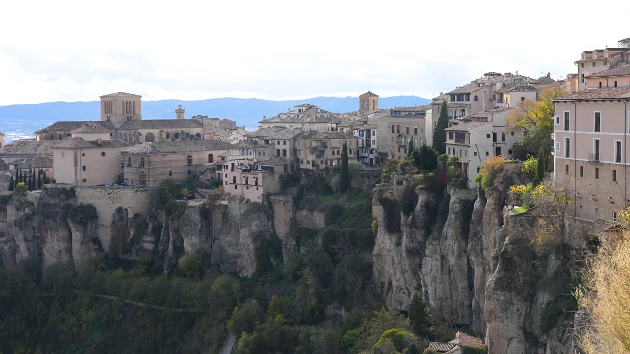 A testament to centuries of history, the ancient city of Cuenca, Spain, displays its famous Hanging Houses (Casas Colgadas) built into the rugged landscape.