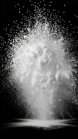 explosión de polvo blanco