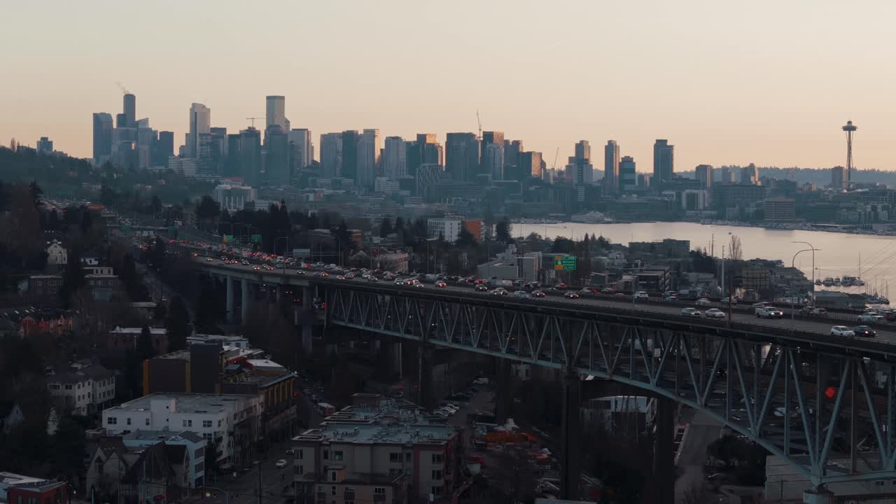시애틀 위의 해가 지는 모습: i-5 고속도로 교통, 레이크 유니언, 시티의 공중 풍경