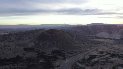 vista aérea del volcán santa clara, cerca de st. george, utah, estados unidos