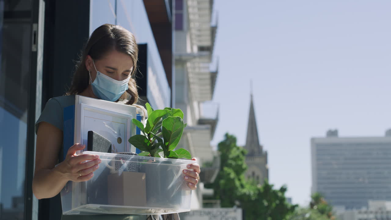cuando una puerta se cierra, otra puede abrirse.