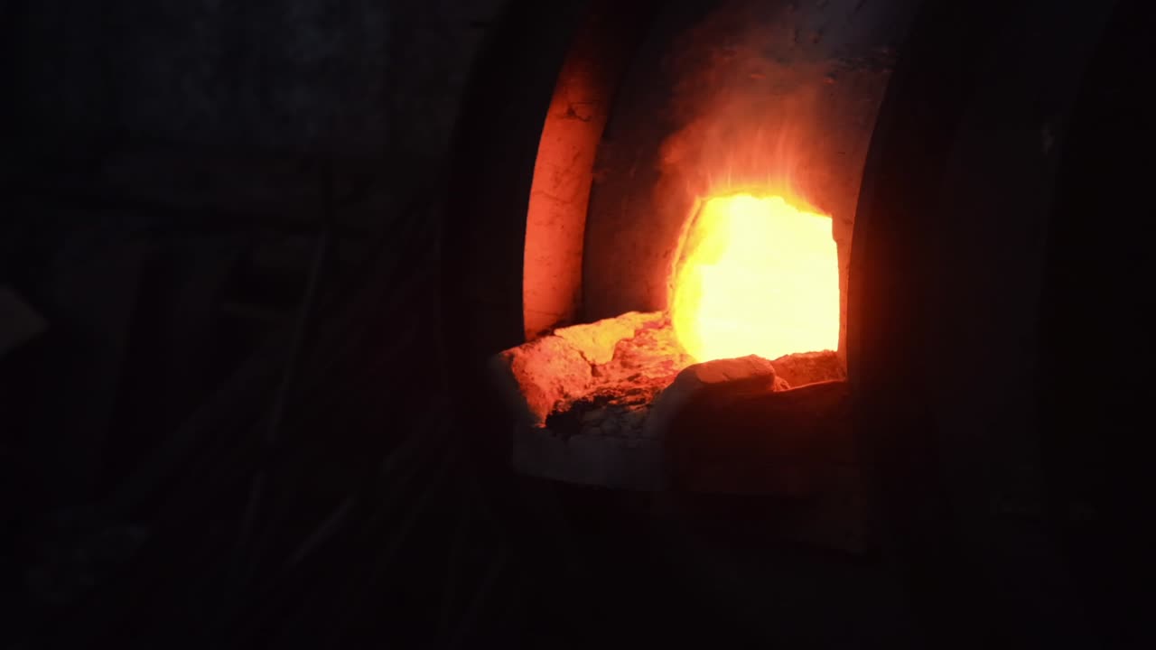 Demir Ocağında Erimiş Metal