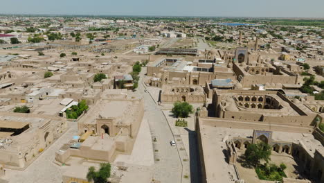 Vista-Aérea-Del-Casco-Antiguo-Del-Patrimonio-Mundial-De-Khiva-En-La-Región-De-Xorazm,-Uzbekistán