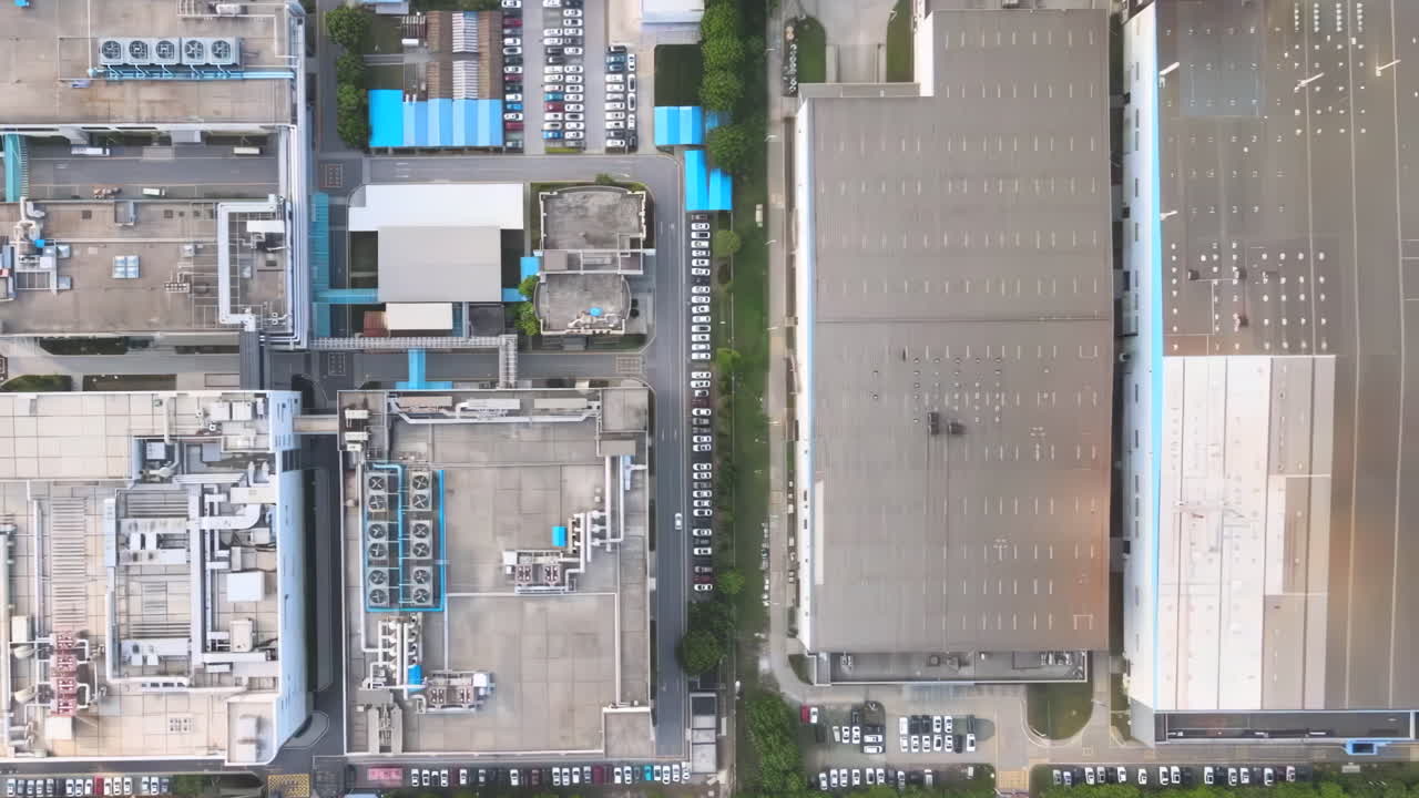 vista aérea de un gran complejo industrial