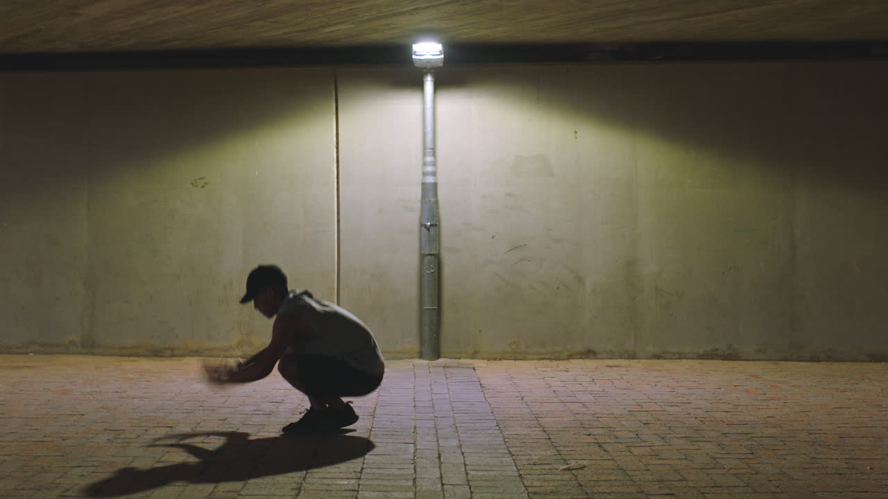 ⁇ 합, 백 플립 또는 도시 남자 춤