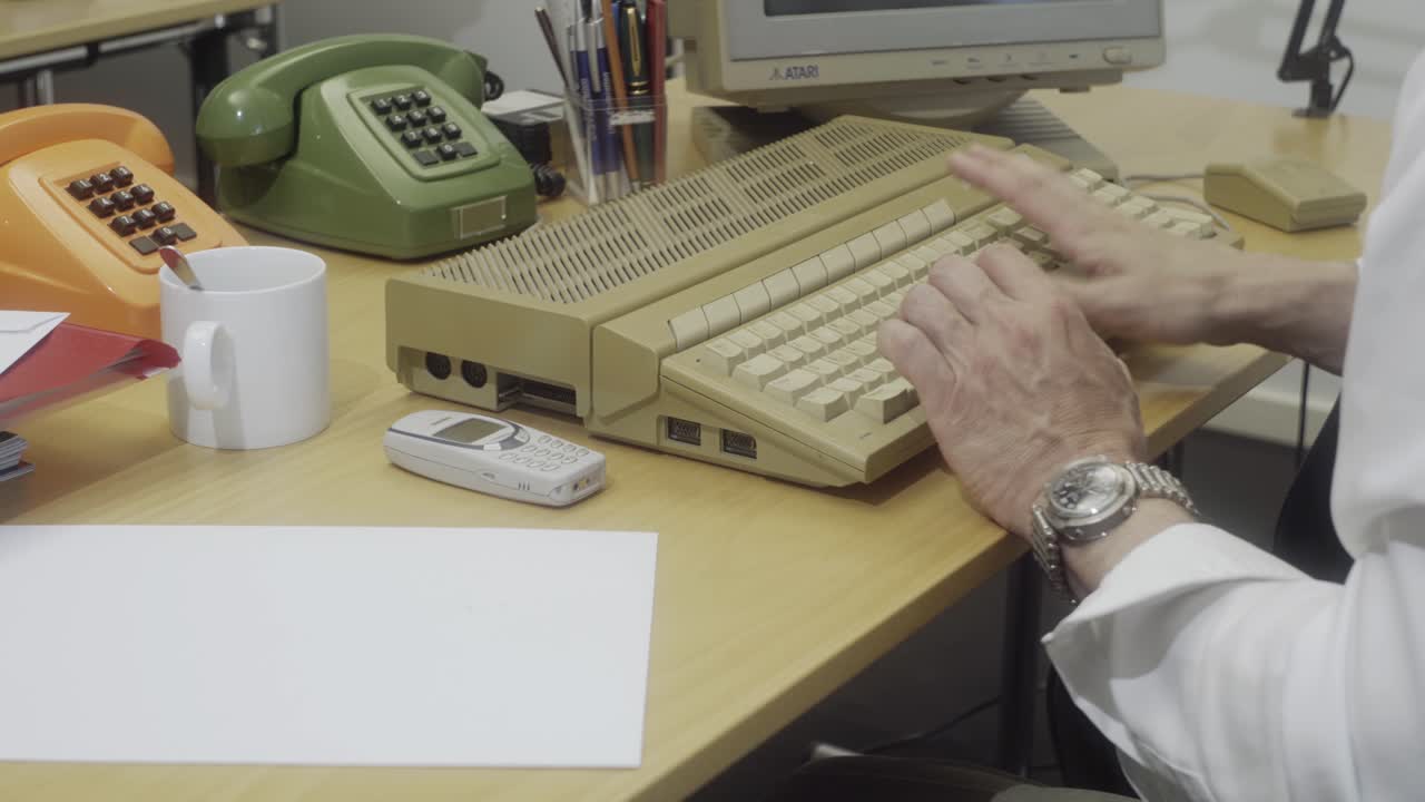 Old Vintage Broker Phone Trading