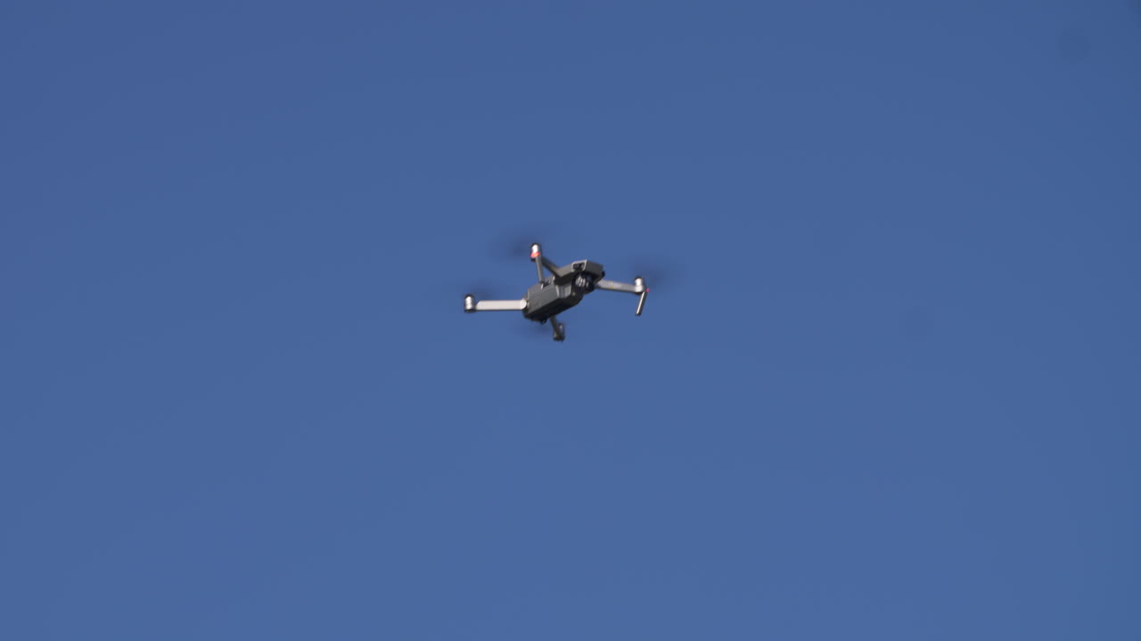 취미로 비행하는 휴대용 드론 쿼드콥터 항공기